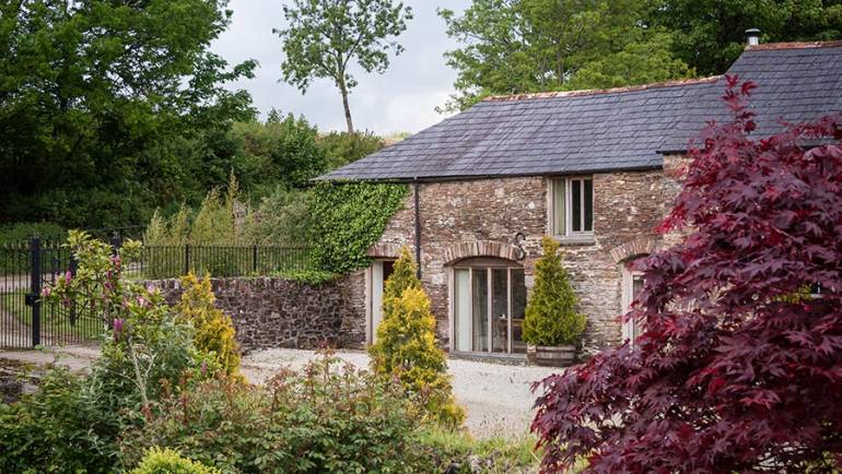 7 English Cottages to Rent this Summer