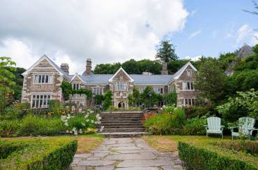 A Perfect Wedding Retreat Near Lewtrenchard Manor